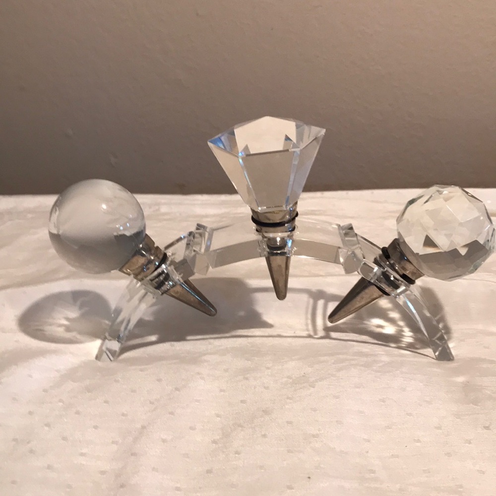 Wine bottle stopper set.